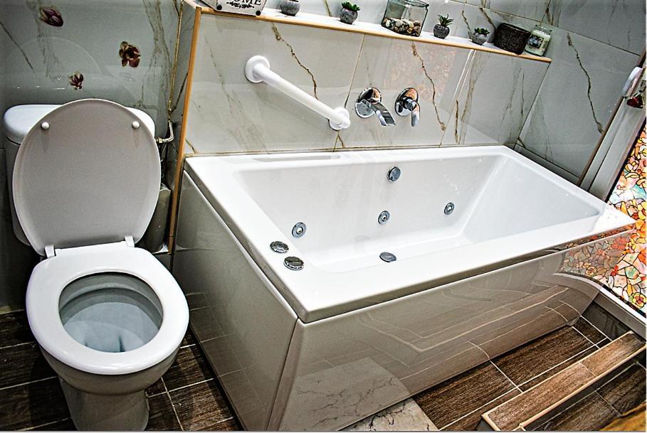Kassandrou Suite Hot Tub-Jakuzzi - 2 Bedrooms - Big Balcony - Center 테살로니키 외부 사진